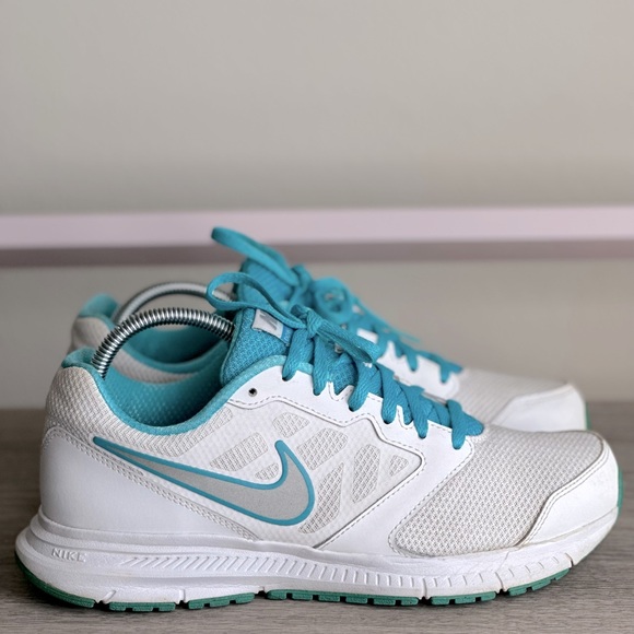 Nike Athletic Shoe Womens Size 9.5 - Picture 3 of 6